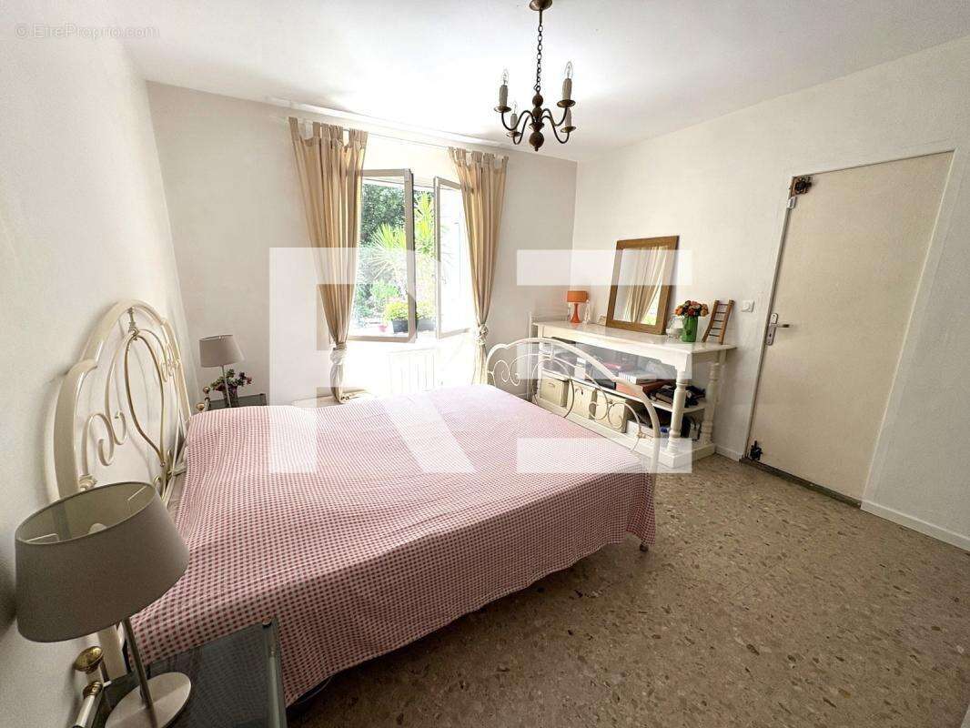 A vendre dans les hauteurs de nimes maison de 168 m² - photo 12