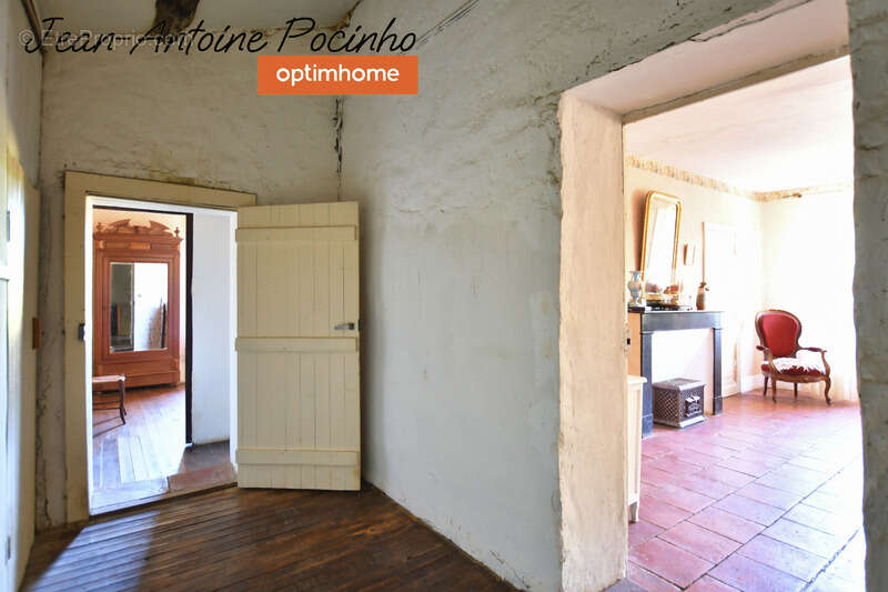 Maison à SAINTE-FOY-DE-PEYROLIERES