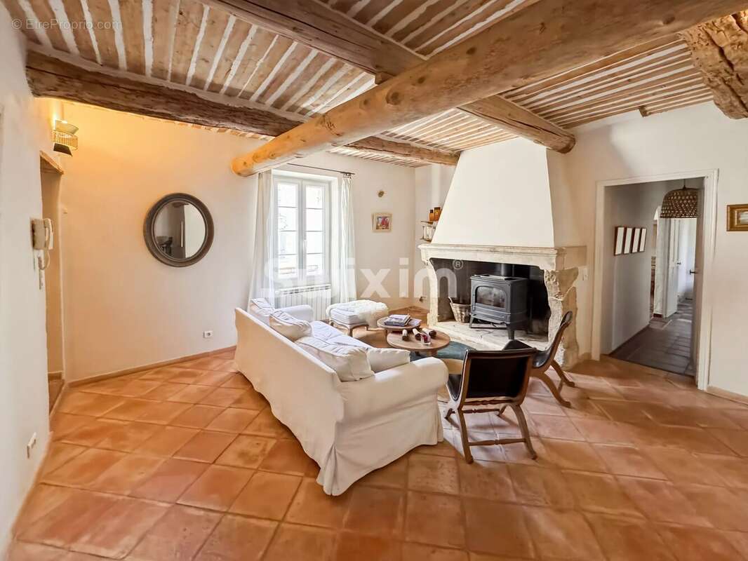 Maison à SAINTE-CECILE-LES-VIGNES