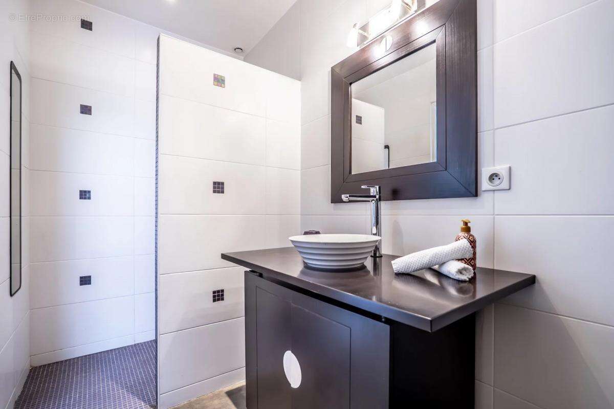 Maison à VILLENEUVE-LE-COMTE