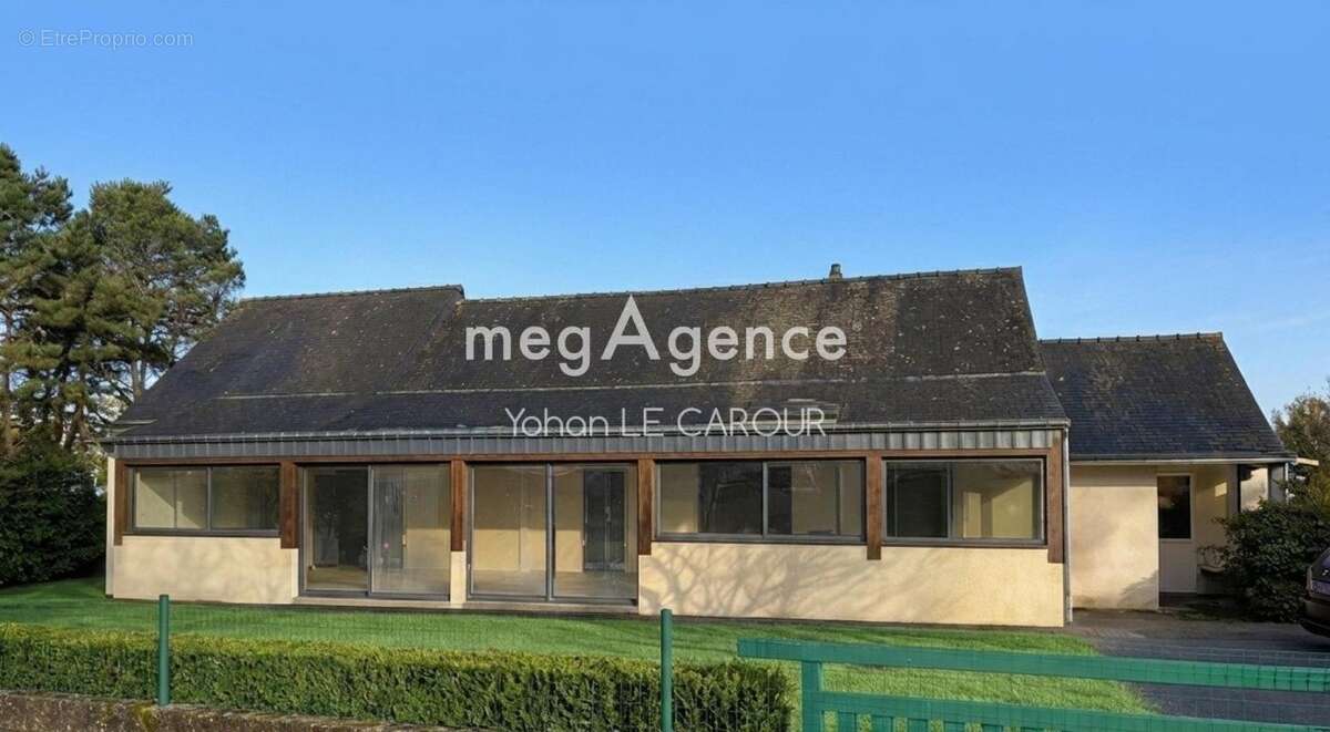 Maison à SAINT-AVE