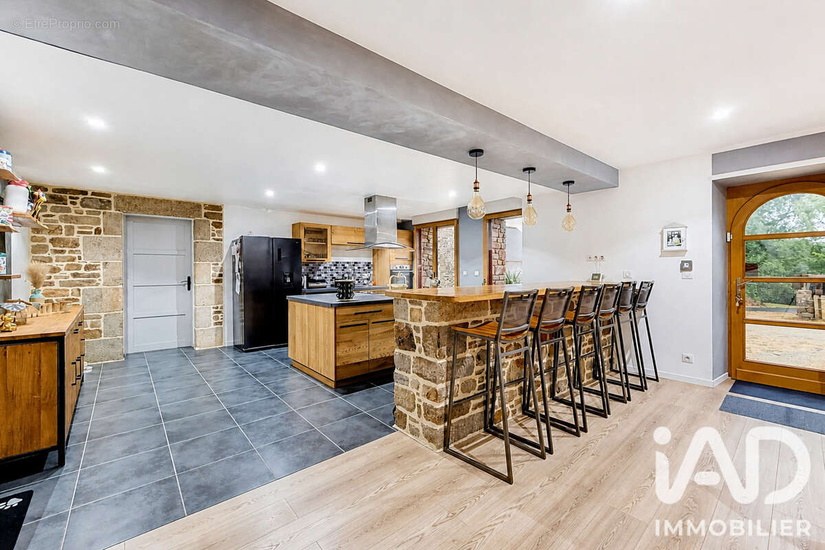 Maison 156 m² à Laurenan  - photo 4