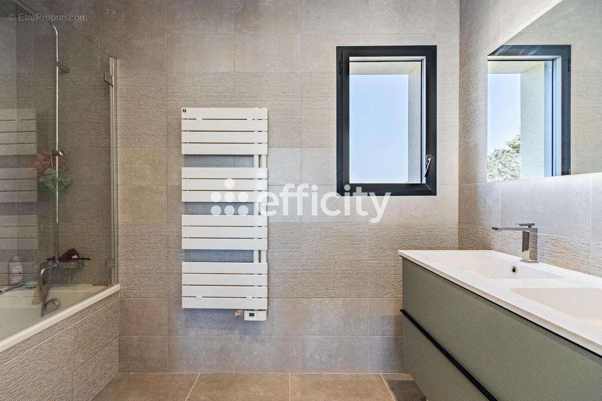 Maison à CHAZAY-D'AZERGUES