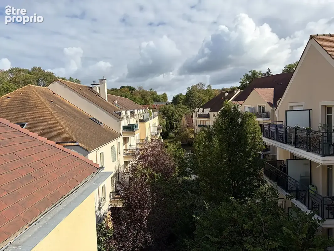 Buc  cerf volant grand f3  dernier etage avec balcon, cave et parkings - photo 7
