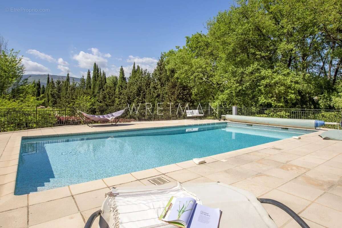 Maison à CHATEAUNEUF-GRASSE