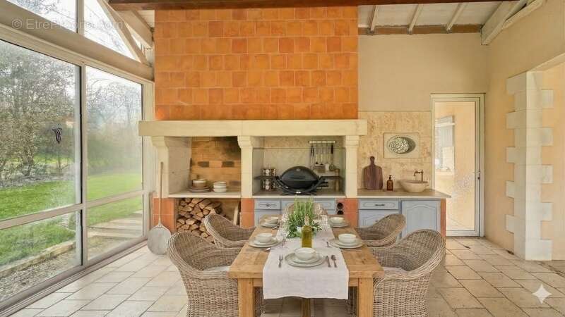 Maison à TONNAY-CHARENTE