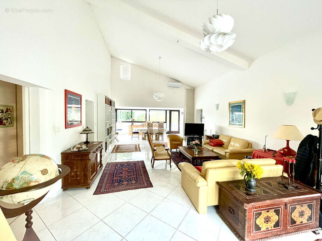Maison de 183m² sur un terrain de 1611m² , piscine - photo 4