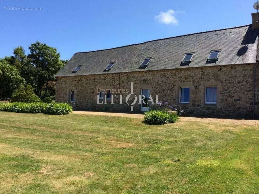 Maison à PLOUGRESCANT
