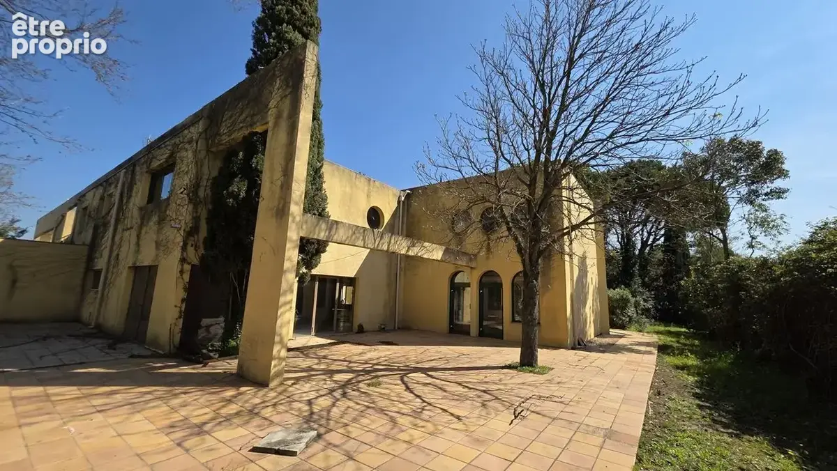 Commerce 830 m² à vendre à Avignon (84000) - photo 2