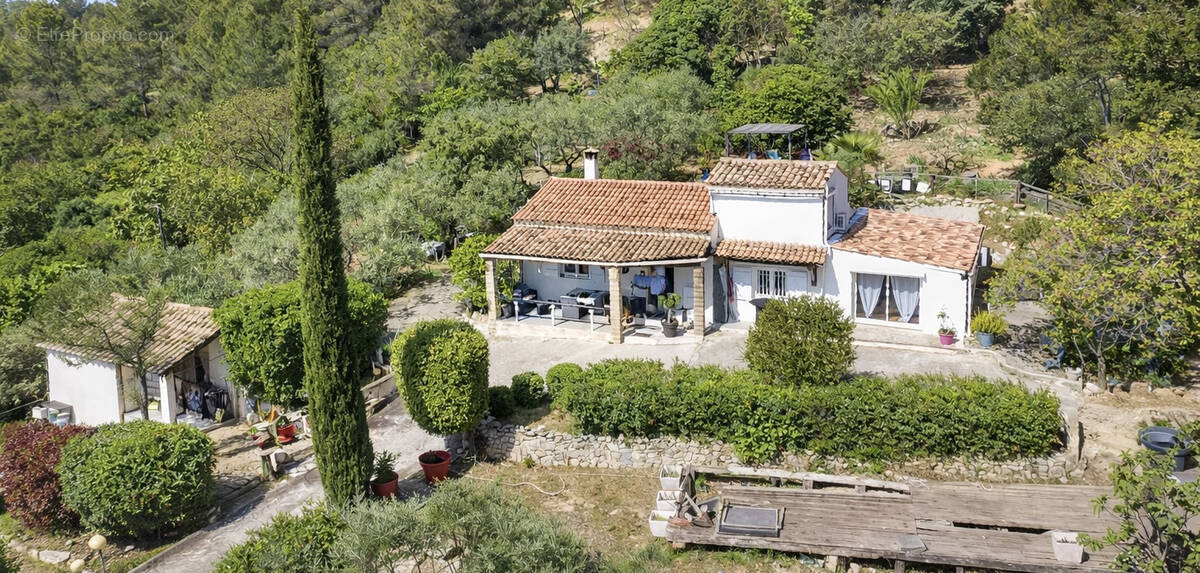Maison à SOLLIES-TOUCAS