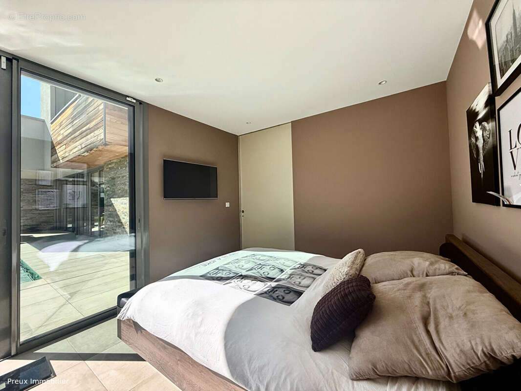 Maison à SAINT-PIERRE-EN-FAUCIGNY