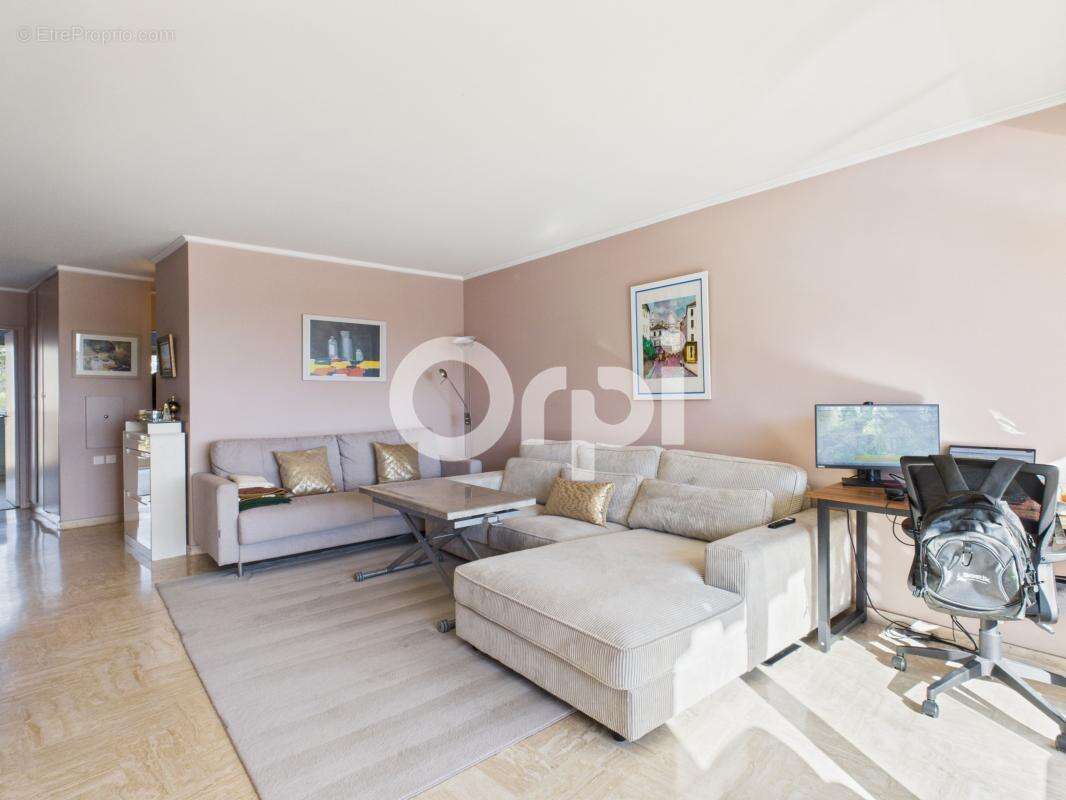 Appartement à MANDELIEU-LA-NAPOULE