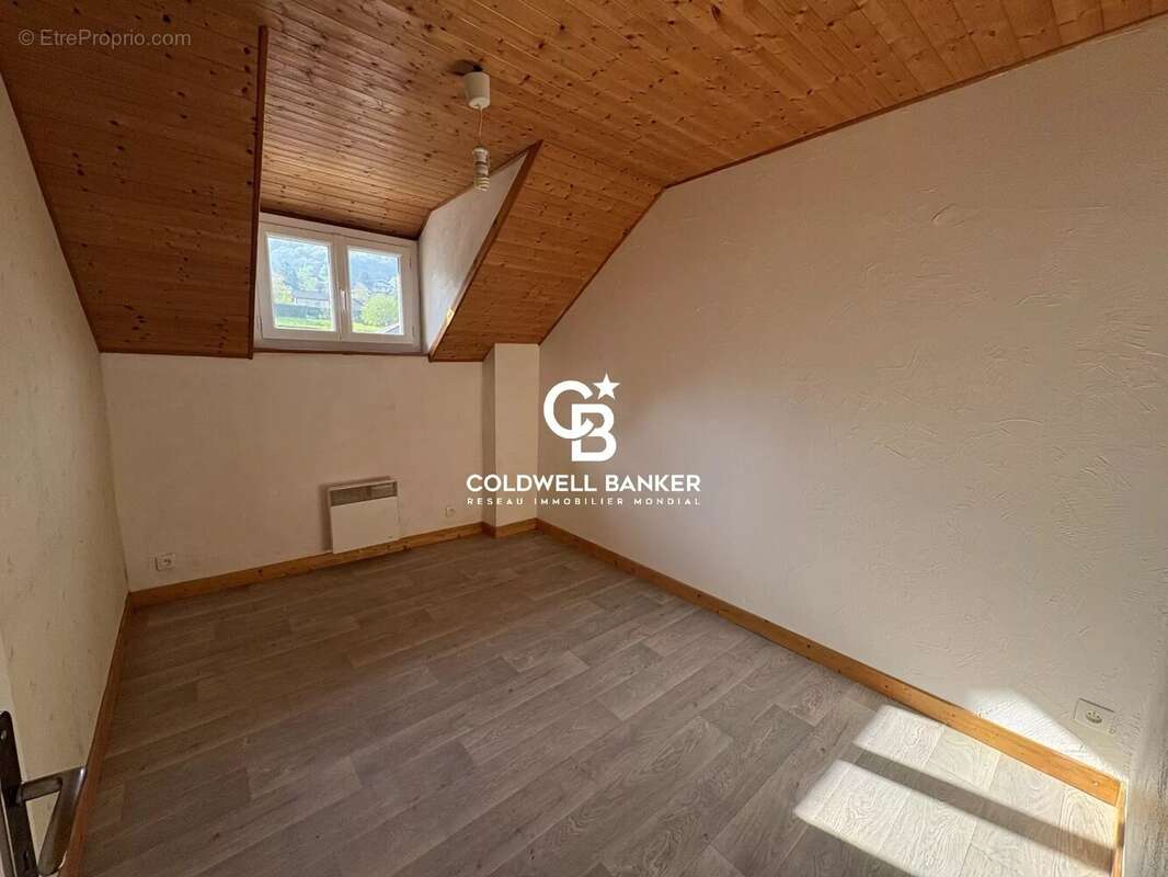Appartement à SAINT-CERGUES