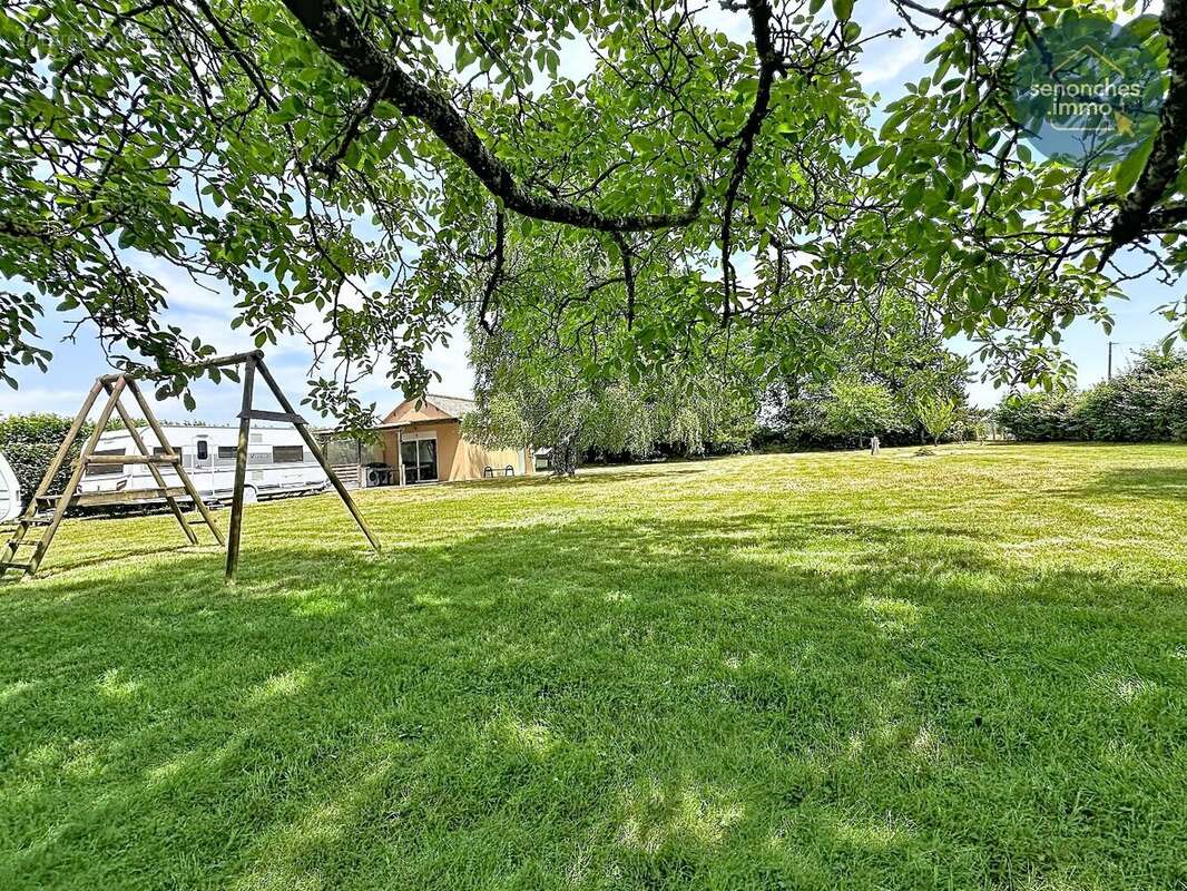 Petite maison avec grand terrain à vendre à Manou (28240) Un bien atypique au cur d'un environnement privilégié - photo 3