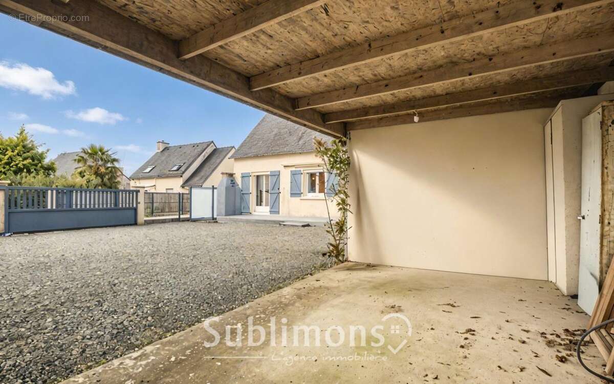 Maison à SURZUR