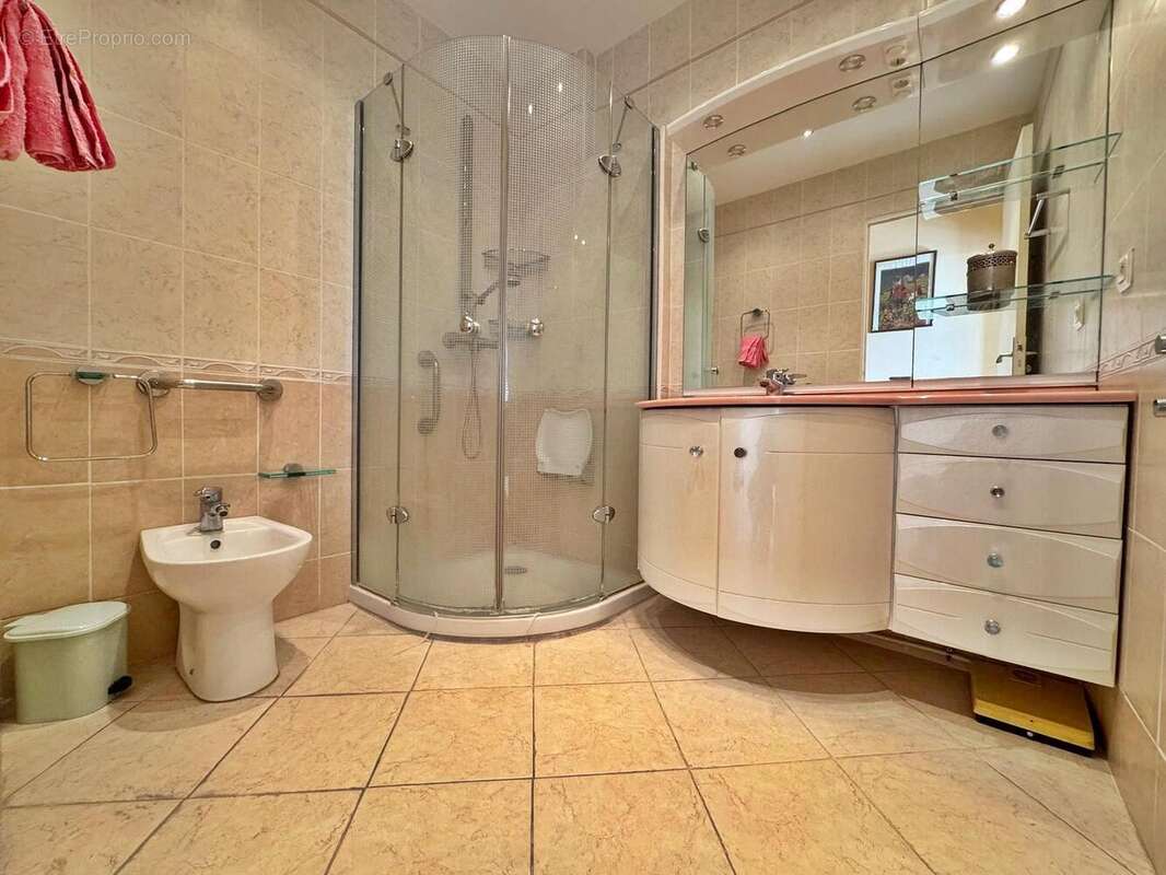   - Appartement à NICE