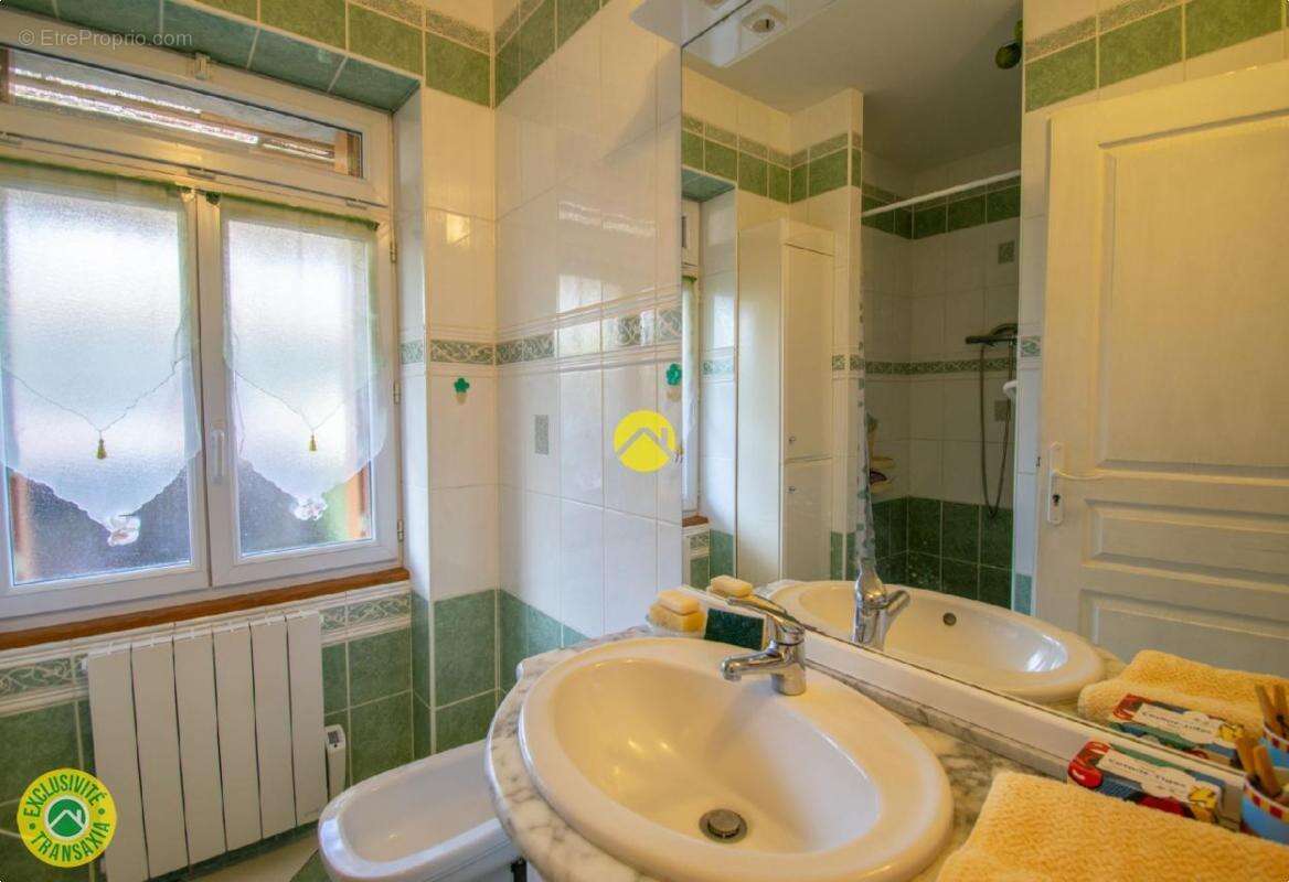 Maison à LE BUISSON-DE-CADOUIN