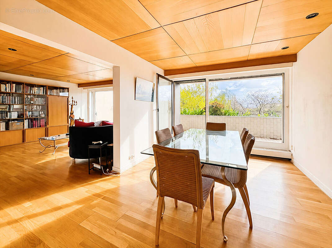 Appartement à VERRIERES-LE-BUISSON