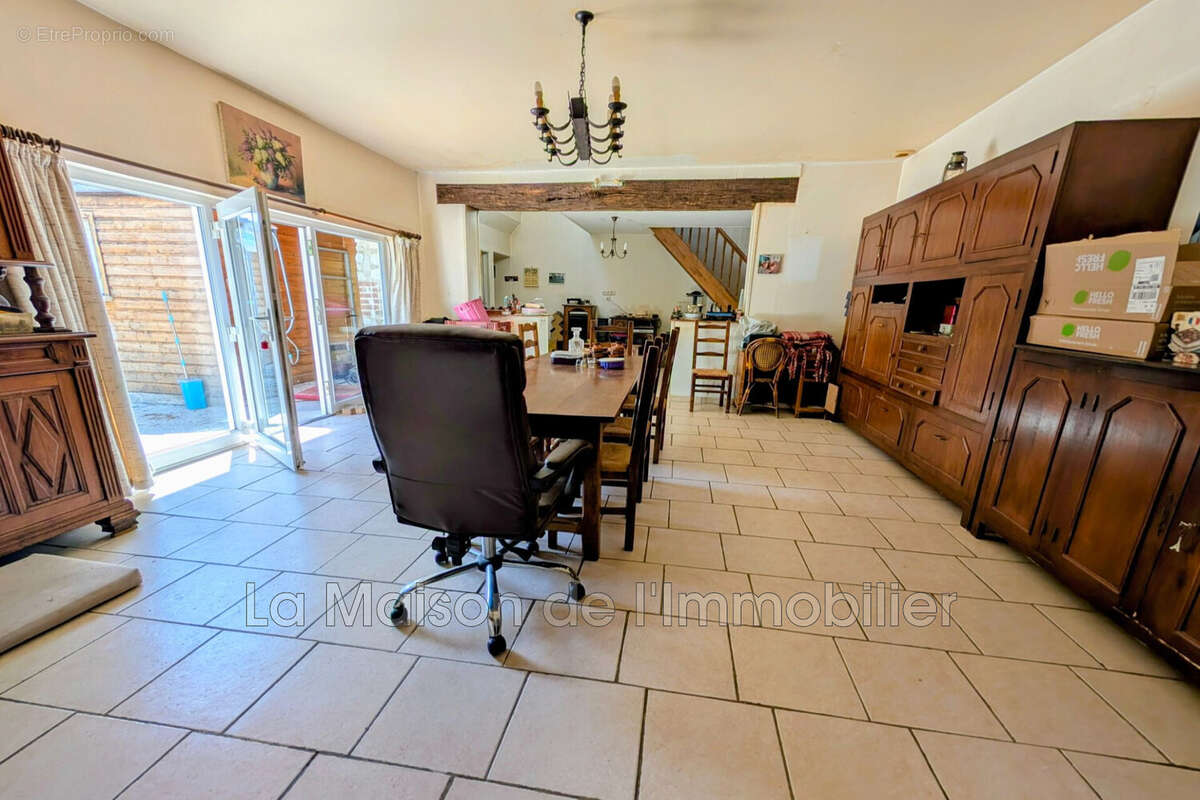 Maison à CRIQUEBEUF-SUR-SEINE