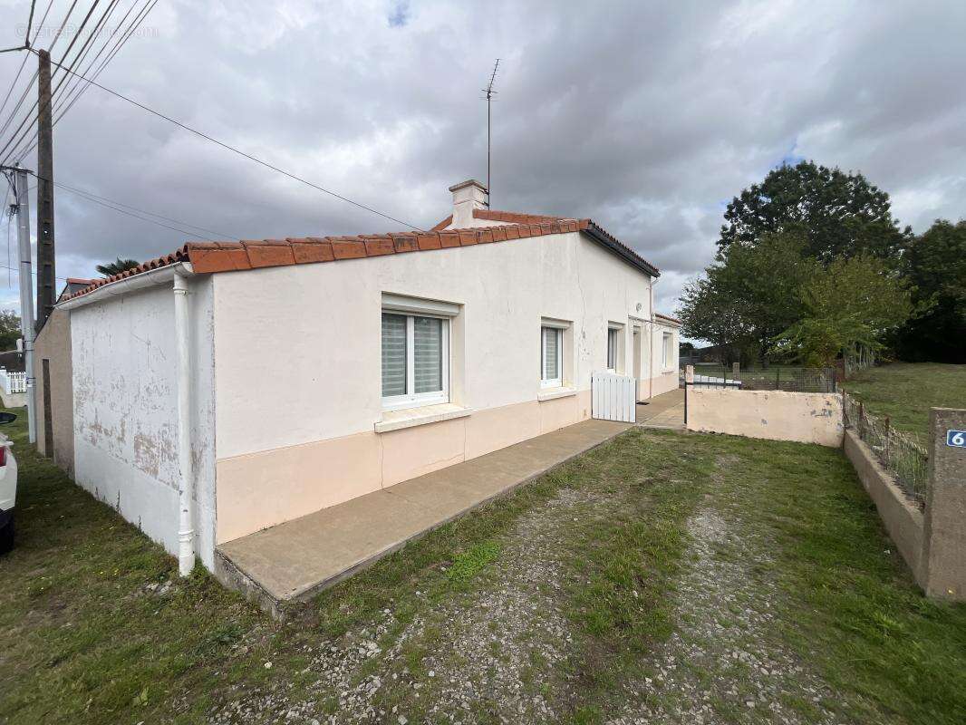 Maison à COUFFE