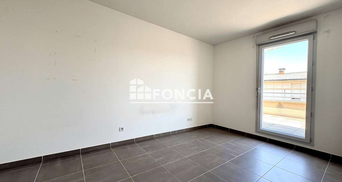 Appartement t3 avec terrasse - 61 m² - dernier étage - métro borderouge - parking inclus - photo 6