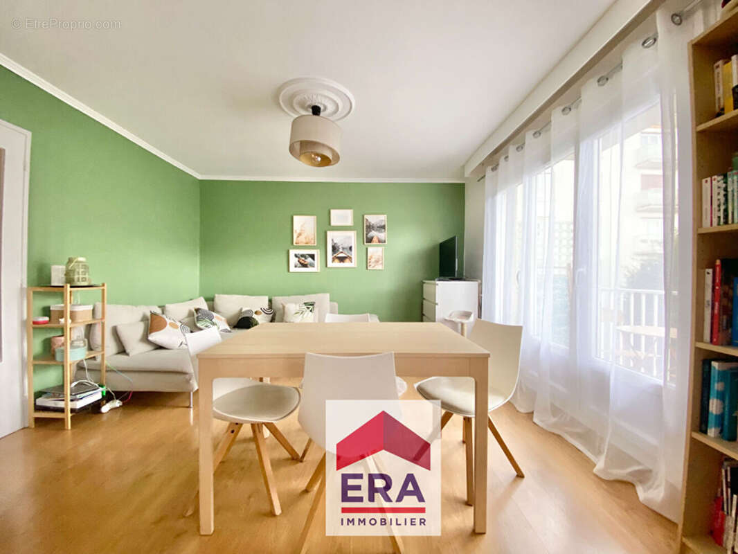Appartement à HOUILLES