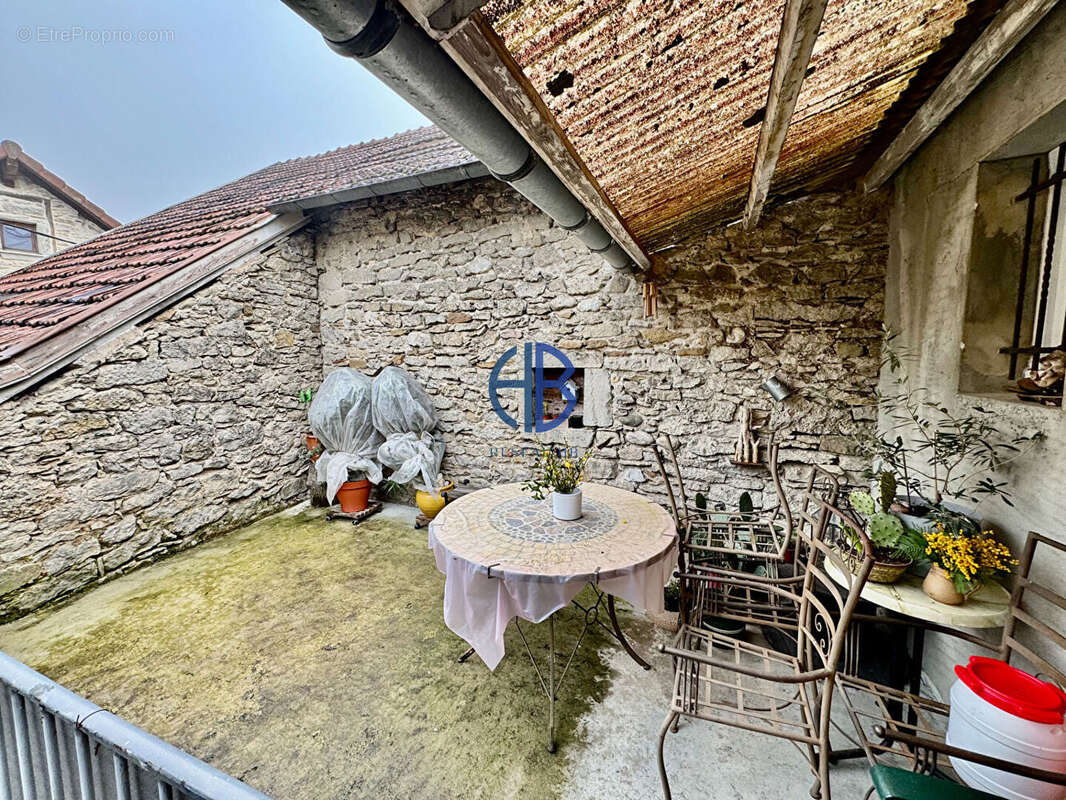 Maison à VILLEBOIS