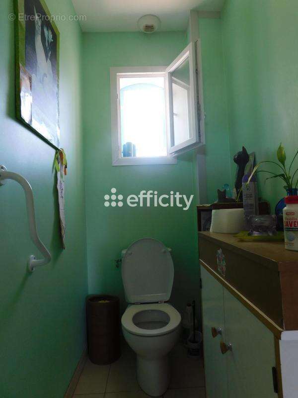 Maison à NEGREPELISSE