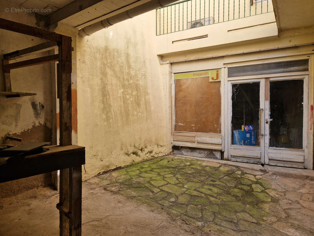 Appartement T4 + TERRASSE 20m2 + dépendance + cave - photo 16