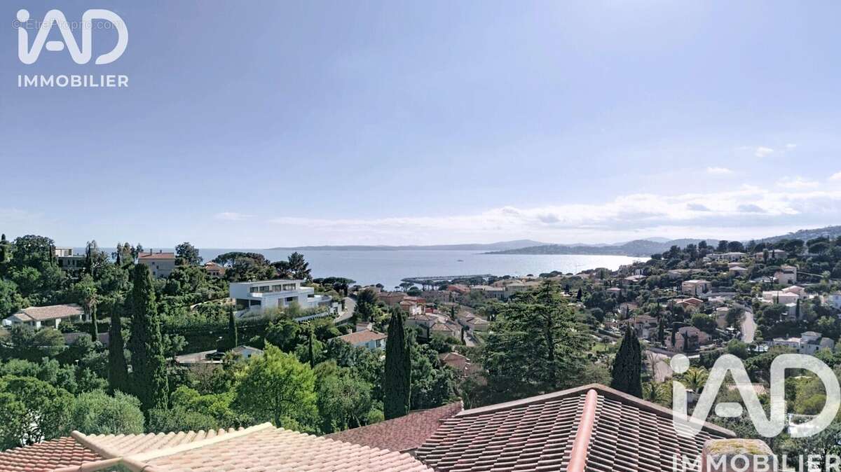 Photo 2 - Maison à ROQUEBRUNE-SUR-ARGENS