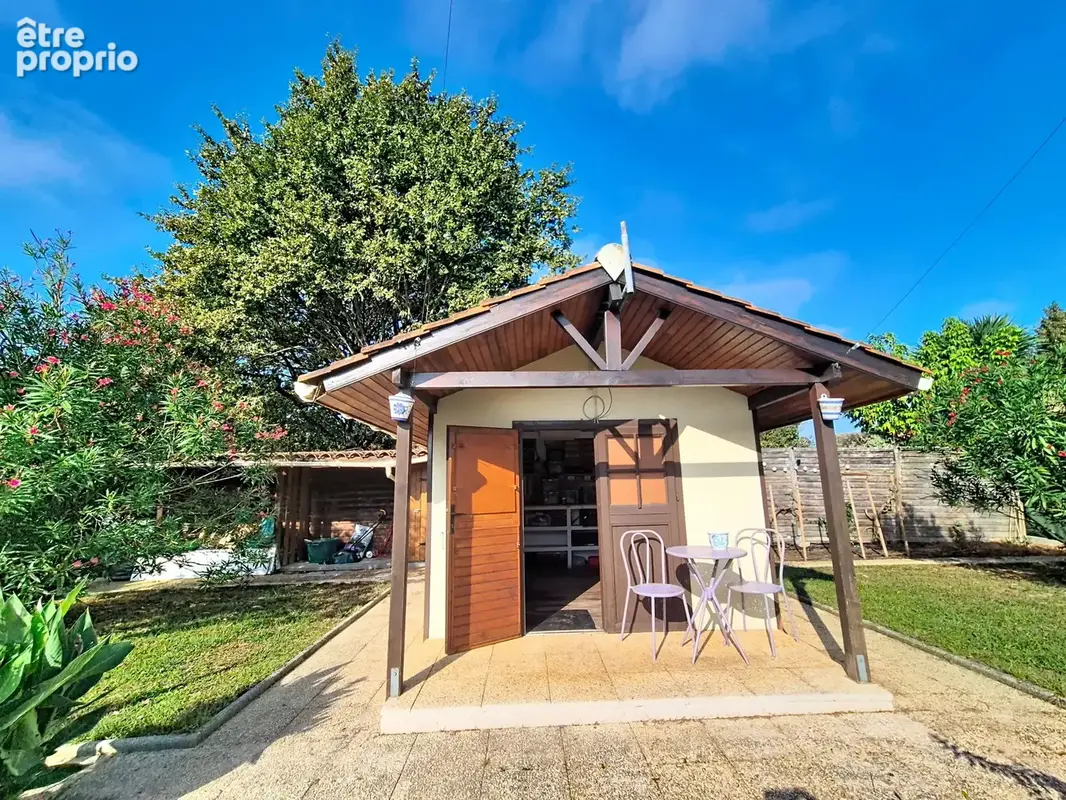Tosse : landaise T5, piscine, atelier, double garage sur presque 1 100 m2 de terrain - photo 4