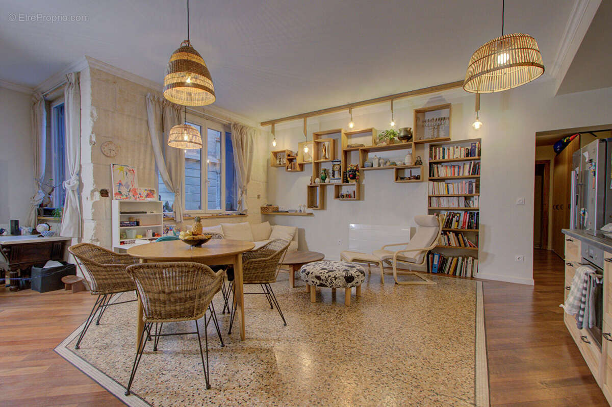 Élégance et confort pour cet appartement prêt à vivre en hypercentre - photo 2