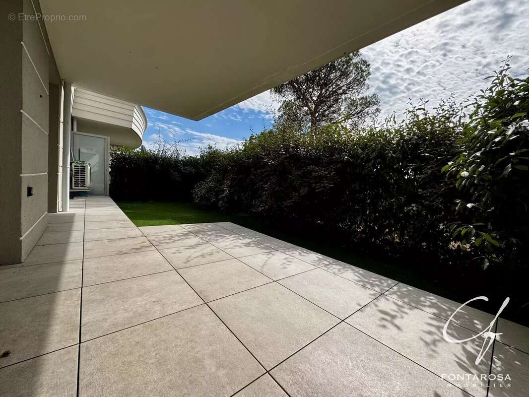 Appartement à PUGET-SUR-ARGENS