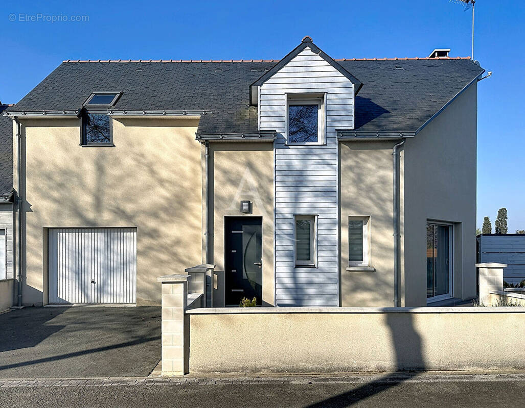 Maison à BRISSAC-QUINCE