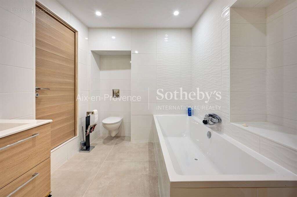 Duplex 175 m² en rez-de-chaussée avec jardin privatif – Quartier Mazarin, Aix-en-Provence - photo 7