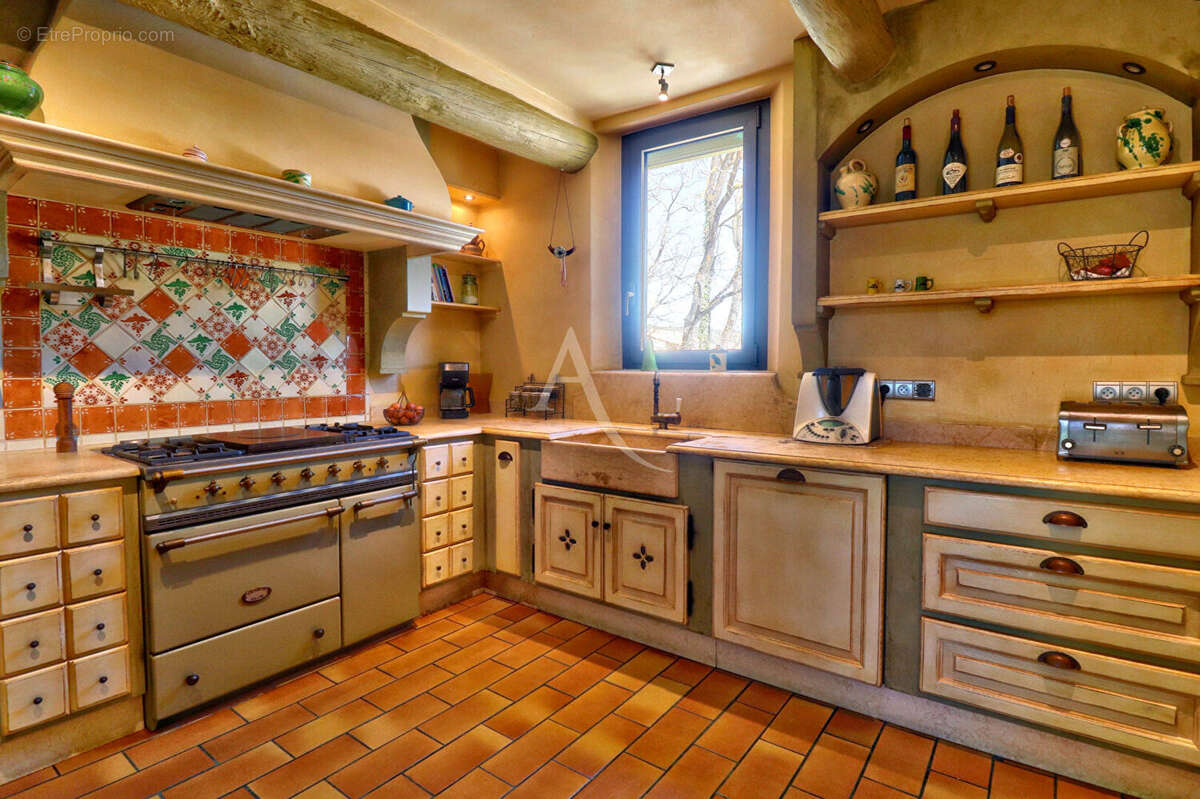 Maison à VINON-SUR-VERDON