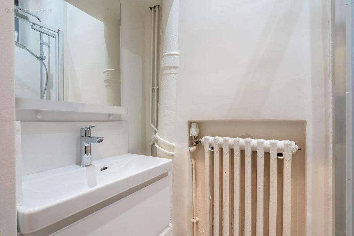 Appartement à PARIS-10E