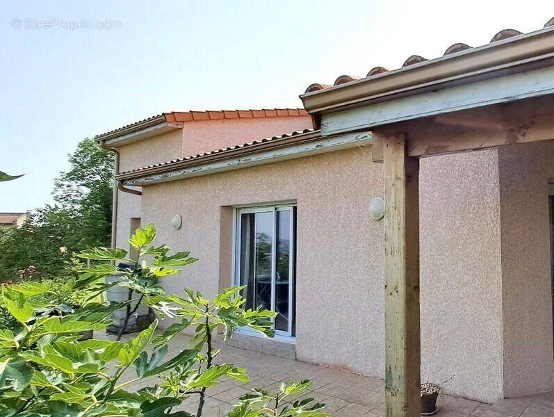 Photo 1 - Maison à LA ROCHE-NOIRE