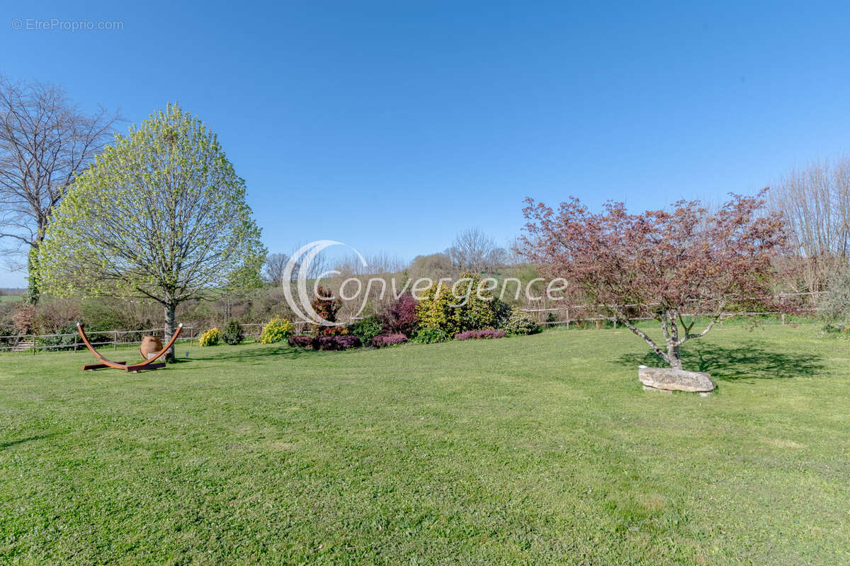 Maison à SAINT-GERMAIN-LES-BELLES