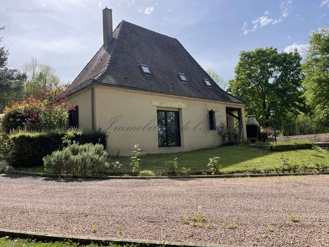 Maison à CHAMPCEVINEL