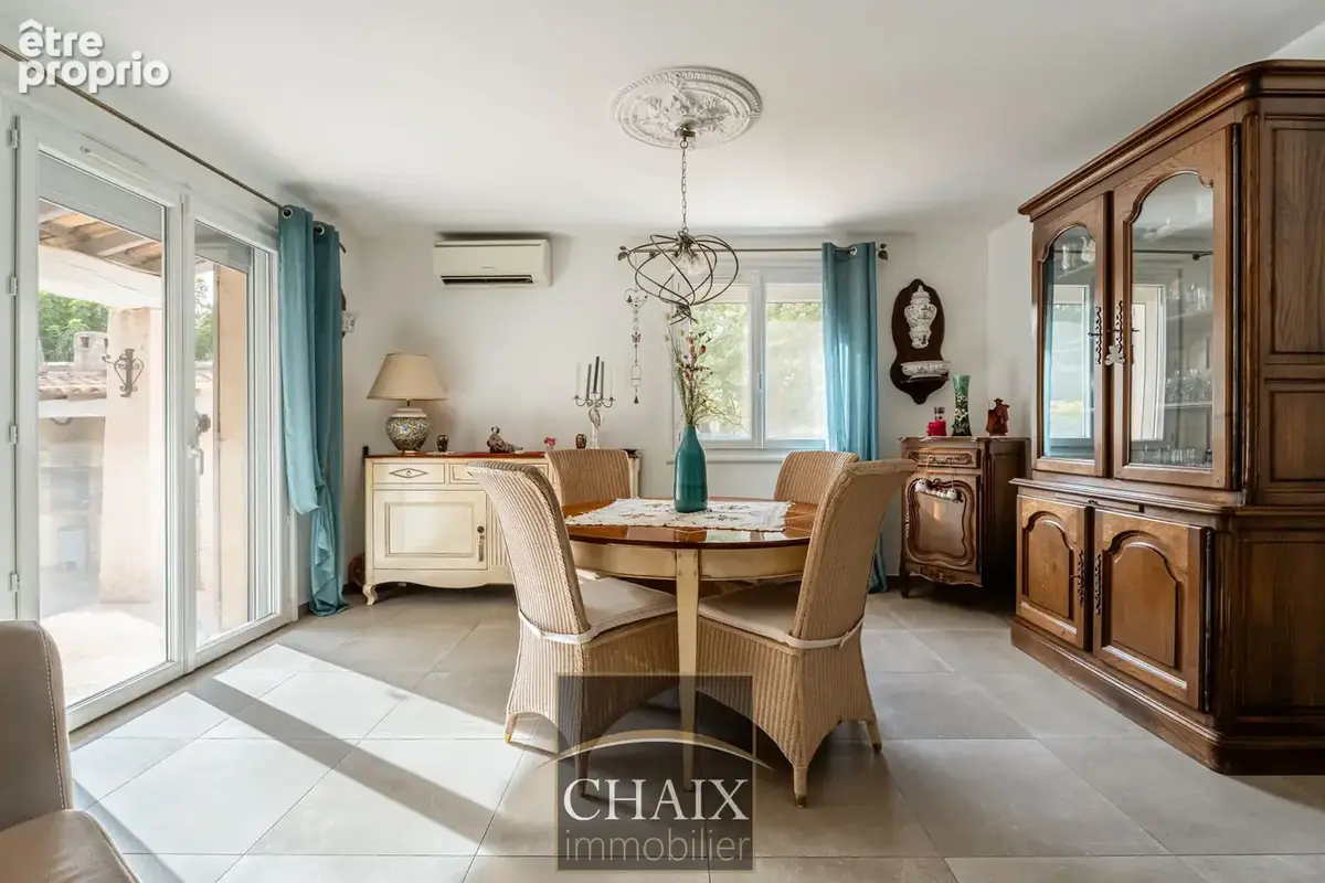 Maison de 186 m2 avec t2 indépendant, piscine et terrain de 1 750 m2 - photo 8