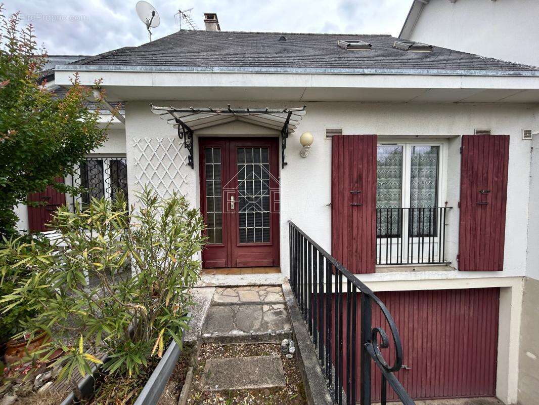 Maison à ROSNY-SUR-SEINE