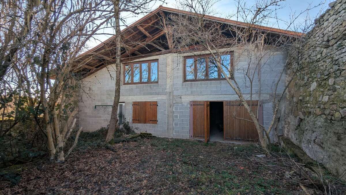 Maison à SAINT-REMY-SUR-DUROLLE