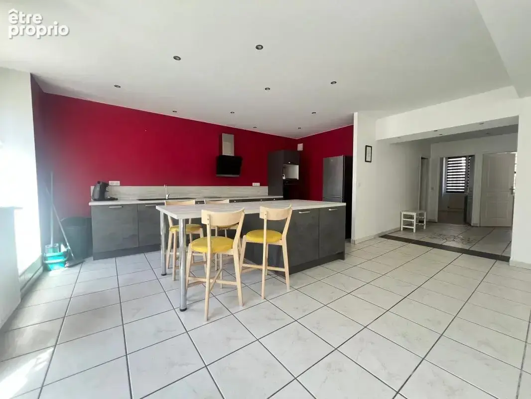 Appartement de 4 pièces de 107 m² à Saint-Étienne - photo 7