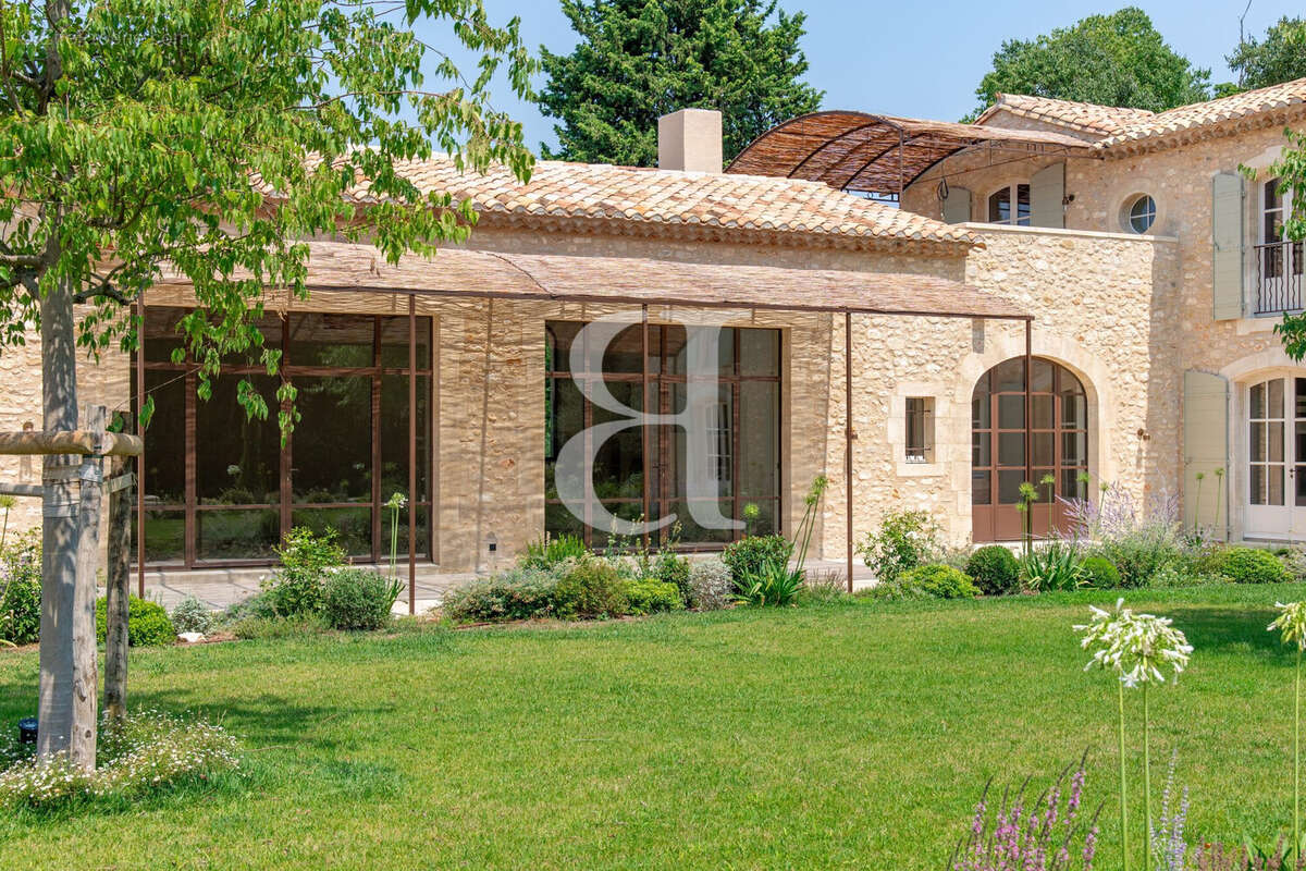 Maison 505 m² à Saint-Remy-De-Provence  - photo 8