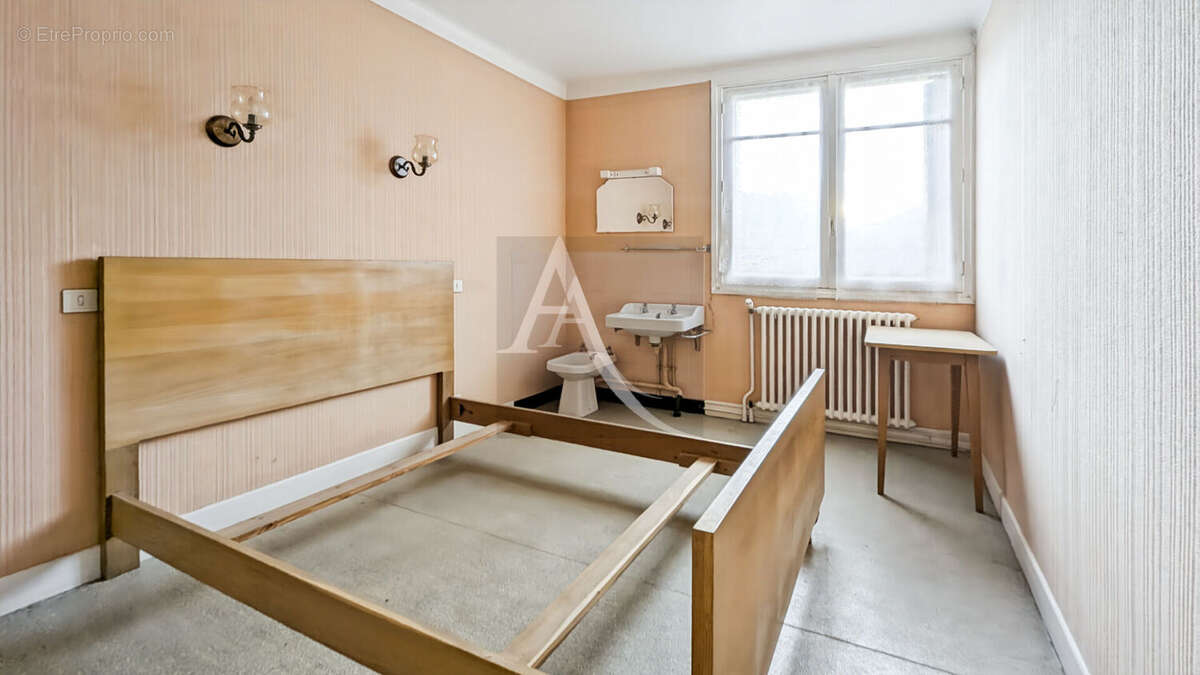 Maison à SAUVETERRE-LA-LEMANCE