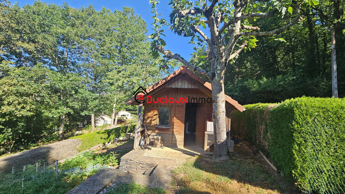 Grande maison de construction traditionnelle en très bon état d'entretien. - photo 2