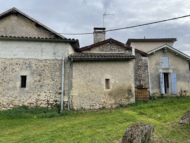 Maison à SAINT-MICHEL-DE-MONTAIGNE