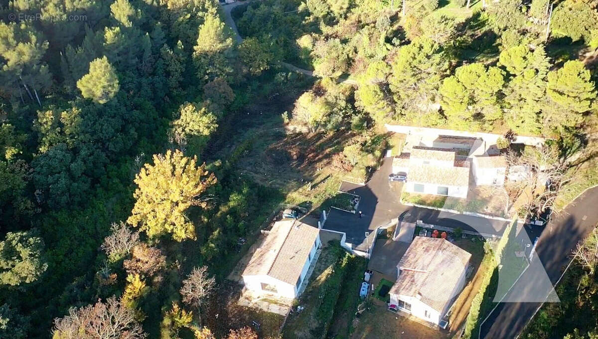 Terrain à DRAGUIGNAN