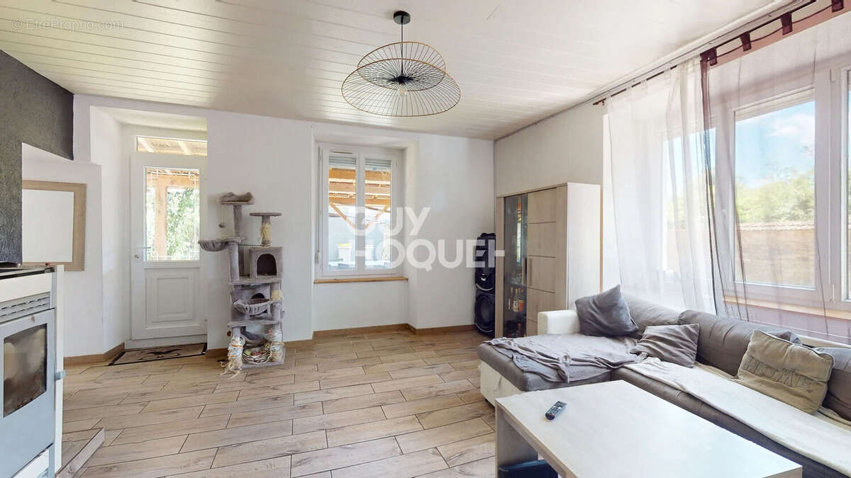 Maison à PORT-SUR-SAONE